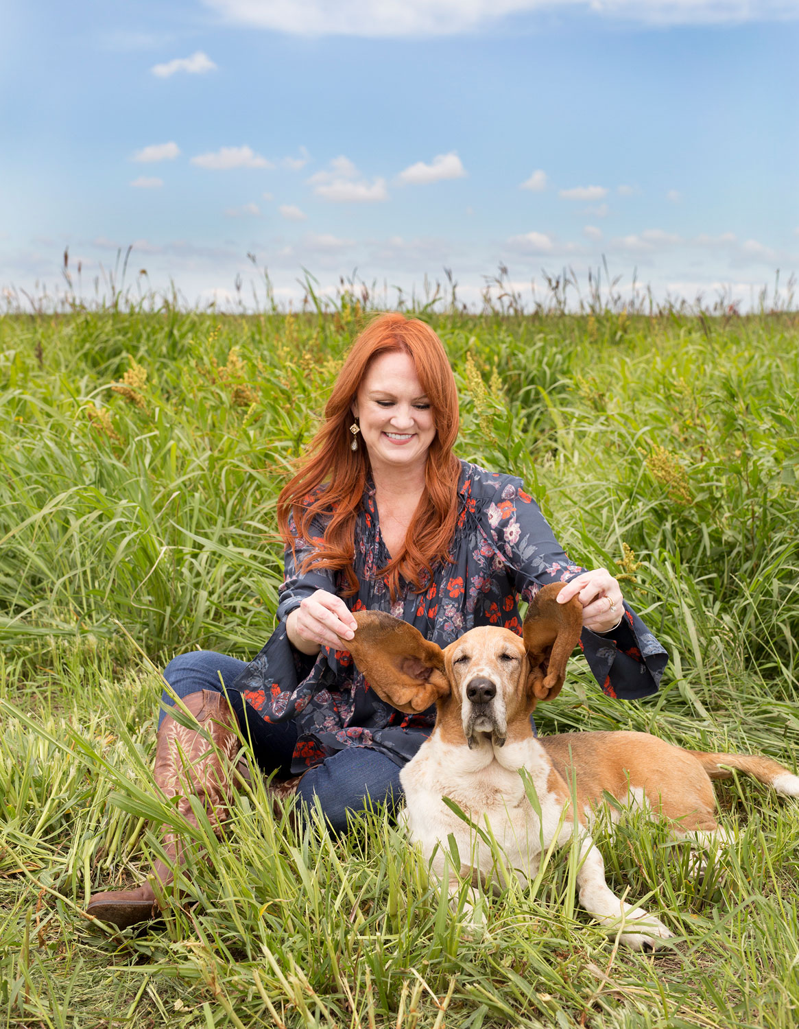 Ree Drummond and her dog Walter for Pioneer Woman magazine by lifestyle photographer Buff Strickland