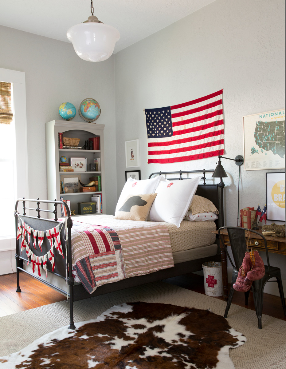 Country living teen room by interior photographer Buff Strickland